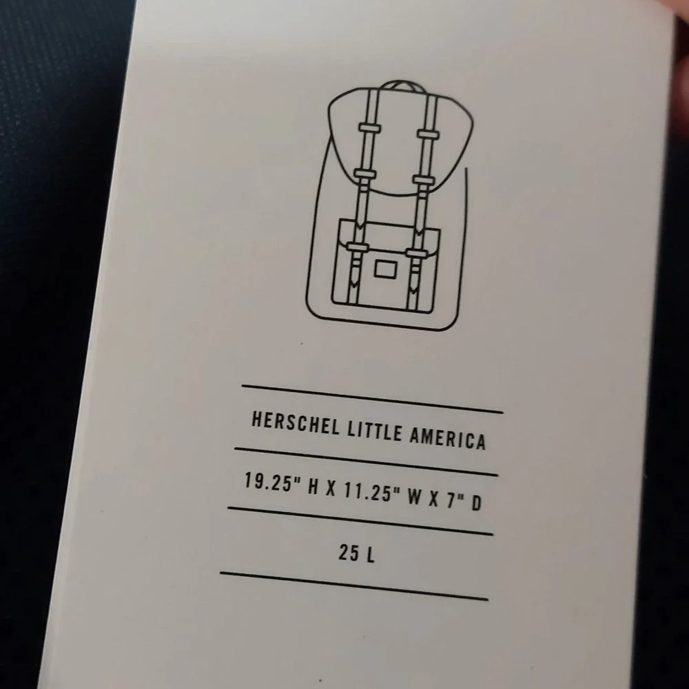 NWT‎ Herschel Little America 25L Navy BackPack 15